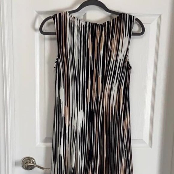 Cute Connected Sleeveless Dress Black, Camel, White Design So Flattering! - Picture 4 of 7